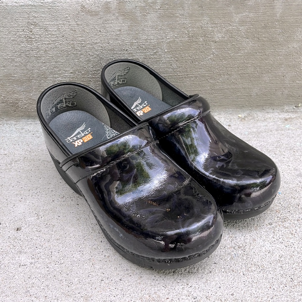 Dansko XP 2.0 oil slick floral size 37
